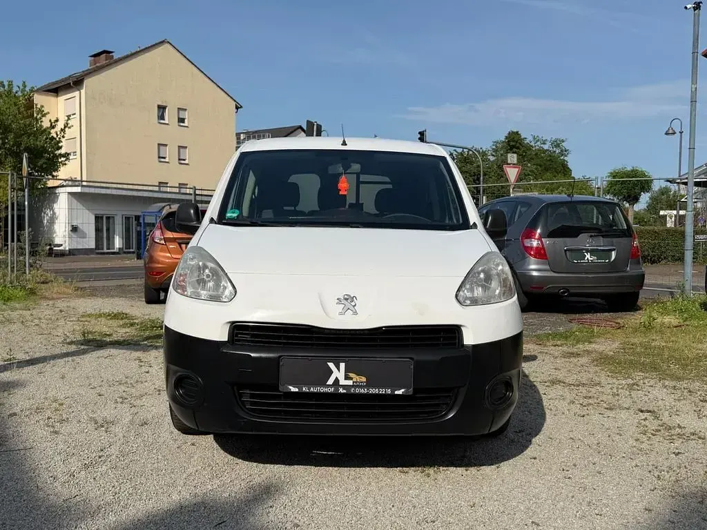 Gebraucht Peugeot Partner Comfort 90 PS (66 kW) 2014 Weiß Van / Kleinbus