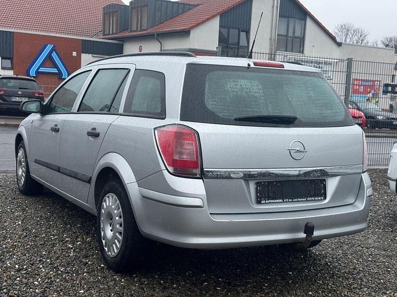 Gebraucht Opel Astra Selection 116 PS (85 kW) 2009 Silber Kombi