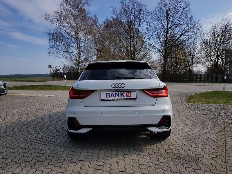 Gebraucht Audi A1 Sportback S-line plus 95 PS (69 kW) 2023 Gletscherweiß metallic Kleinwagen