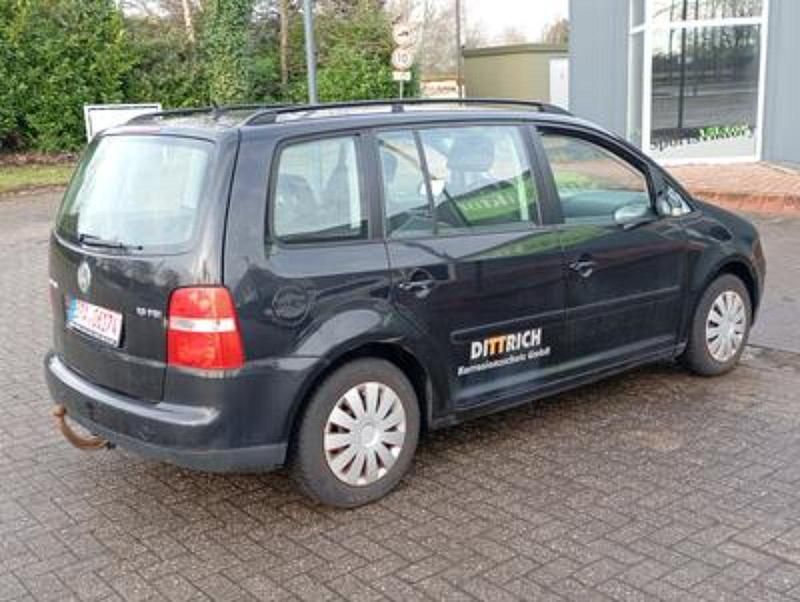 Gebraucht VW Touran 115 PS (84 kW) 2004 Schwarz Van / Kleinbus
