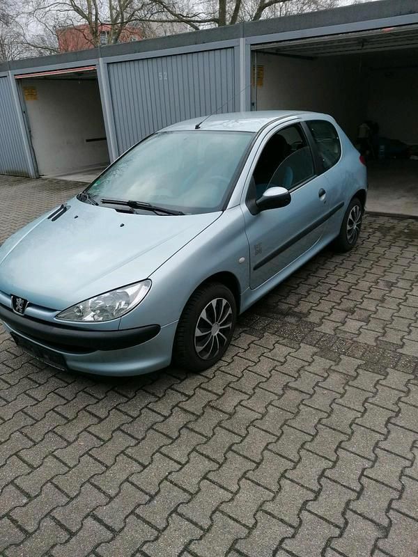 Gebraucht Peugeot 206 60 PS (44 kW) 2004 Blau Kleinwagen