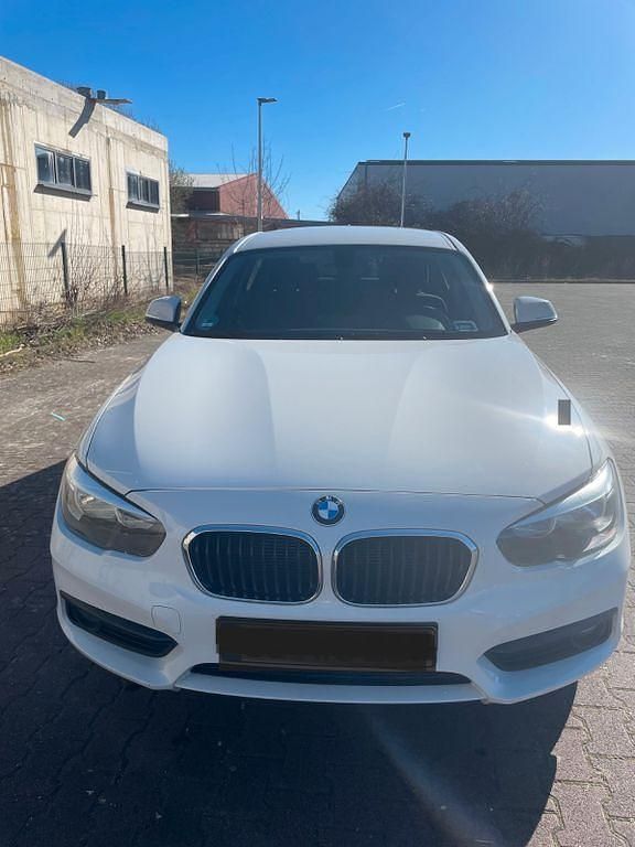 Gebraucht BMW 116 Advantage 109 PS (80 kW) 2015 Weiß Kleinwagen