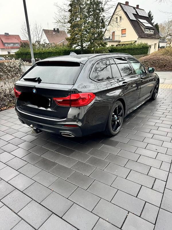 Gebraucht BMW 530 265 PS (194 kW) 2020 Grau Kombi