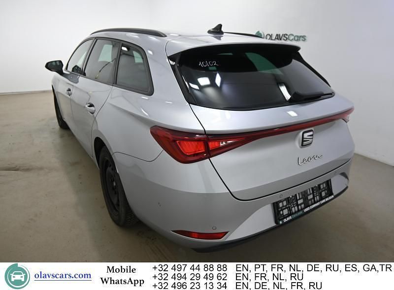 Second-hand Seat Leon 116 CP (85 kW) 2021 Argintiu Berlinǎ