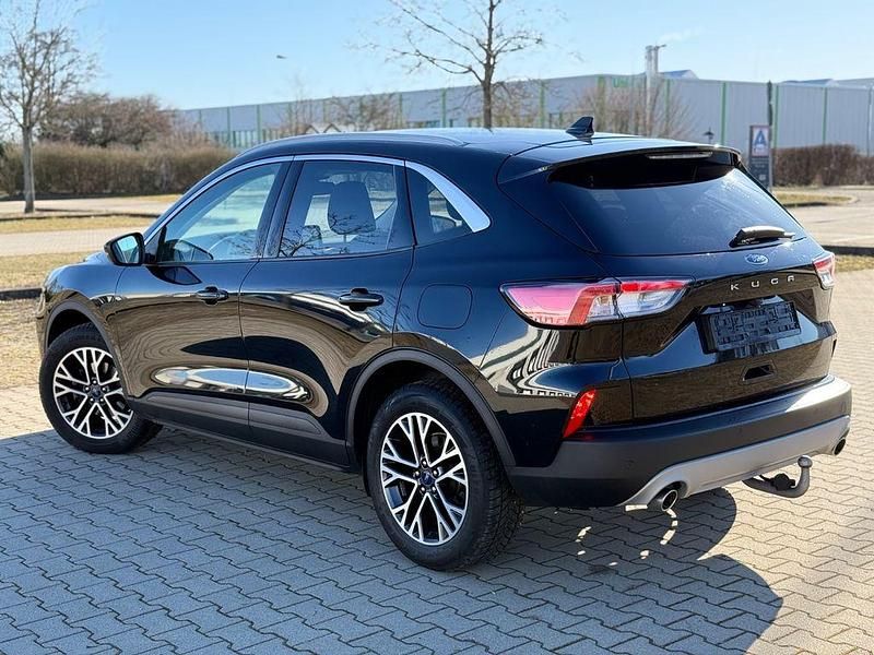 Gebraucht Ford Kuga Titanium 150 PS (110 kW) 2022 Schwarz SUV