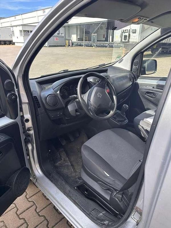 Gebraucht Peugeot Bipper 75 PS (55 kW) 2012 Van / Kleinbus