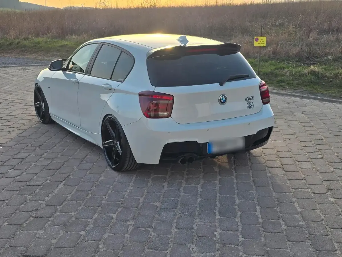 Gebraucht BMW 116 Performance 136 PS (100 kW) 2014 Weiß Kleinwagen