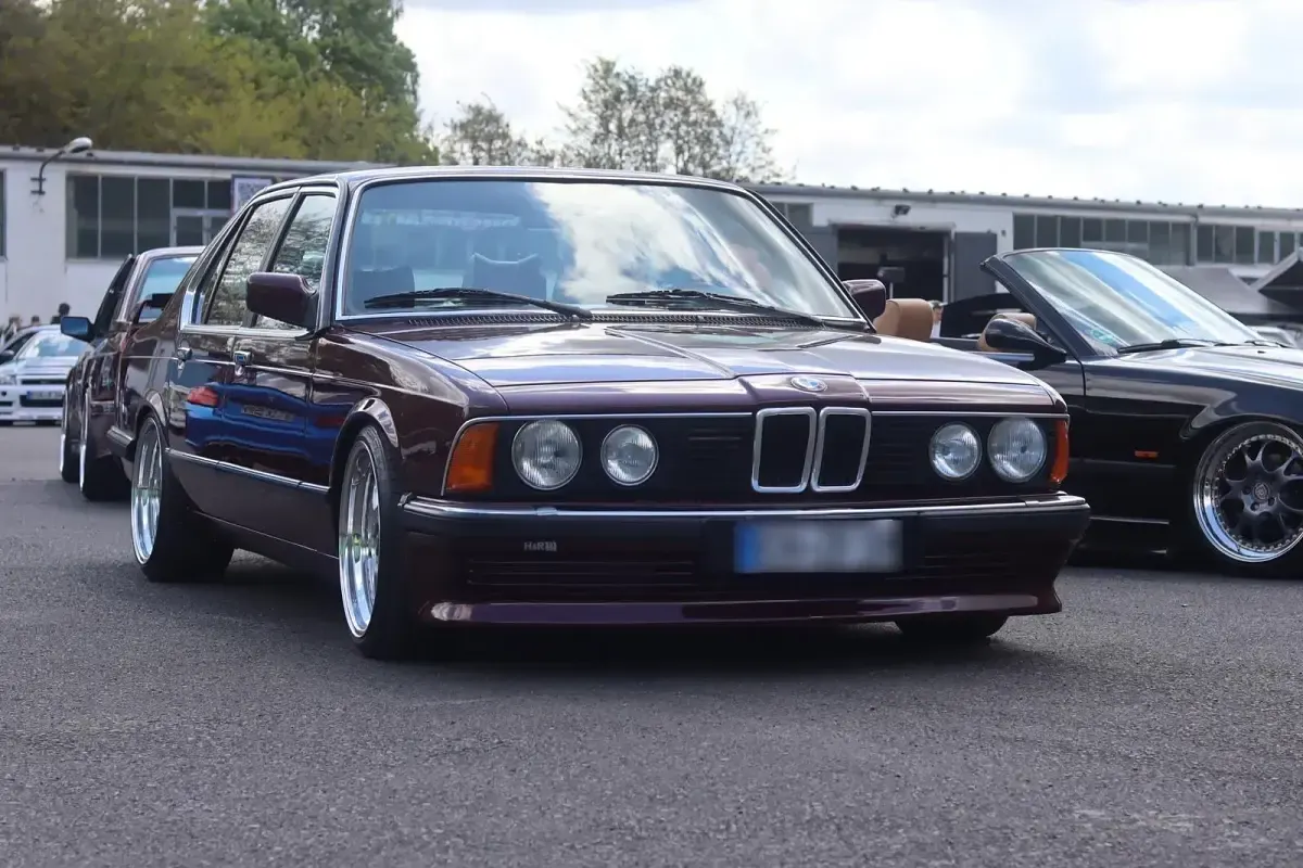 Gebraucht BMW 728 187 PS (137 kW) 1985 Rot Limousine