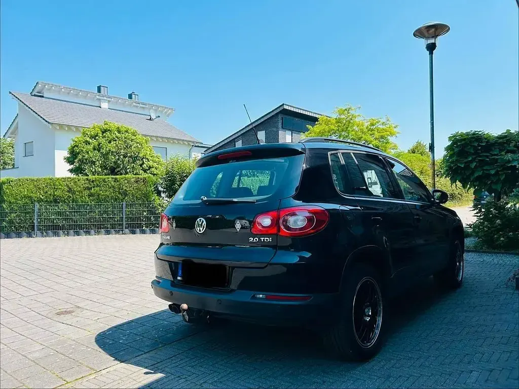 Gebraucht VW Tiguan Trendline 140 PS (102 kW) 2009 Schwarz SUV