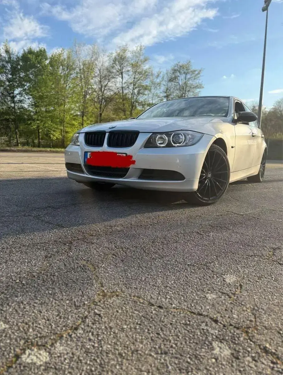 Gebraucht BMW 320 150 PS (110 kW) 2005 Silber Limousine