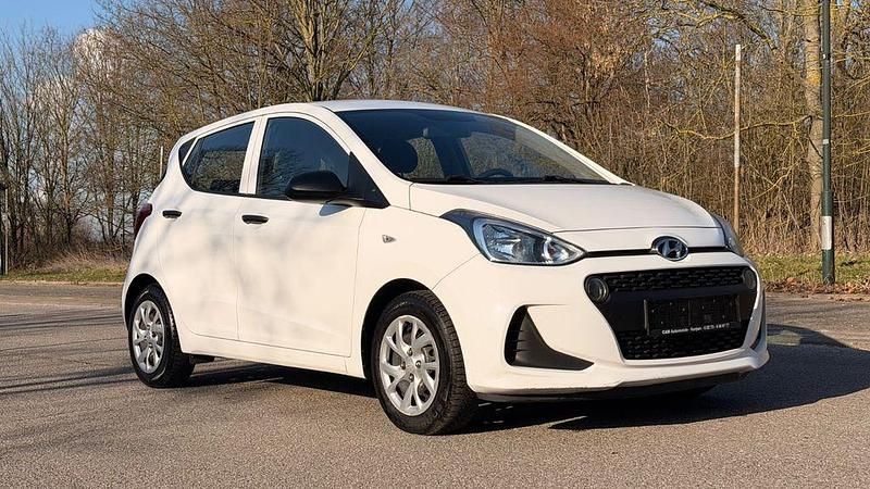 Gebraucht Hyundai i10 67 PS (49 kW) 2018 Weiß Kleinwagen