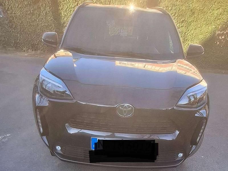 Gebraucht Toyota Yaris Cross Team 92 PS (67 kW) 2024 Schwarz SUV