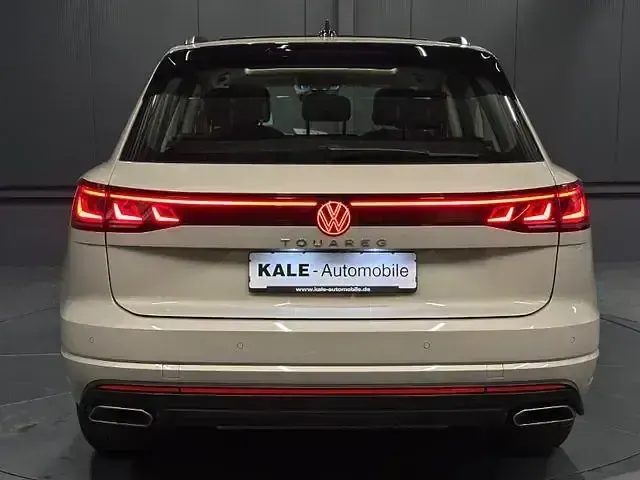 Gebraucht VW Touareg Elegance 286 PS (210 kW) 2024 Sechura beige metallic SUV