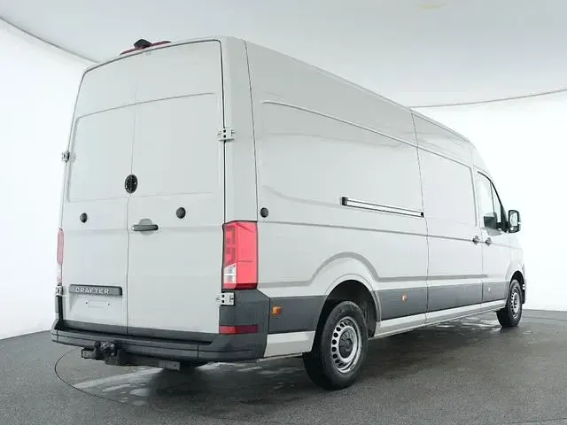 Gebraucht VW Crafter 140 PS (102 kW) 2025 Graukeine angabe Van