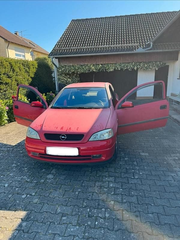 Rot Gebraucht 2000 Opel Astra Limousine | 320 € (Guter Preis) - Bild 1/4