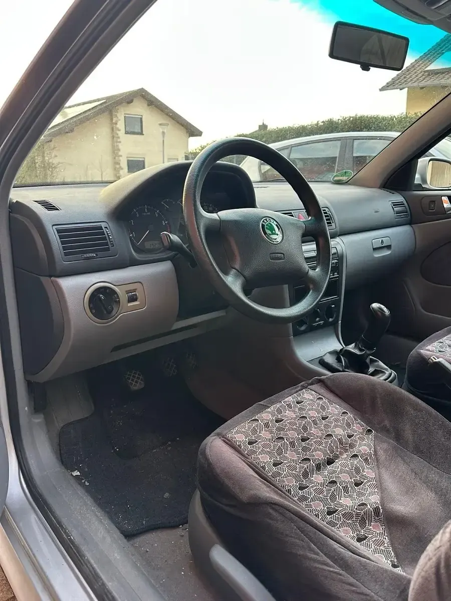 Gebraucht Skoda Octavia 100 PS (73 kW) 2000 Silber Limousine