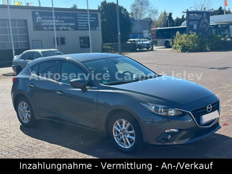 Grau Gebraucht 2015 Mazda 3 Center-Line Limousine | 12.400 € (Fairer Preis) - Bild 1/4