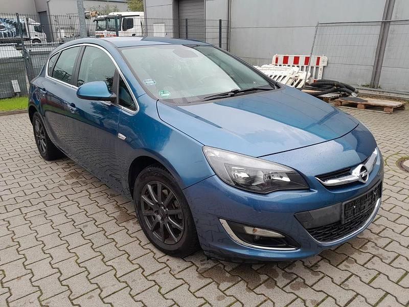 Blau Gebraucht 2013 Opel Astra Edition Limousine | 7.500 € (Fairer Preis) - Bild 1/4