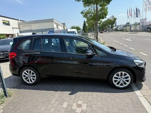 Gebraucht BMW 218 Gran Tourer Advantage 150 PS (110 kW) 2018 Schwarz Van / Kleinbus