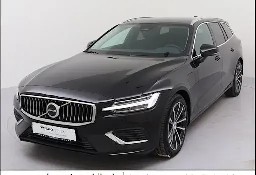 Gebraucht Volvo V60 Core 350 PS (257 kW) 2025 Schwarz Kombi