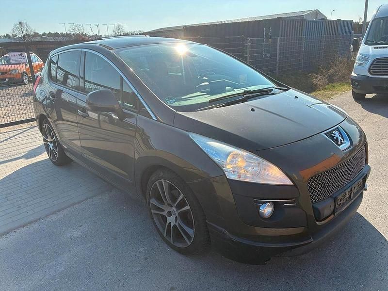 Gebraucht Peugeot 3008 Active 156 PS (114 kW) 2011 Braun Kombi