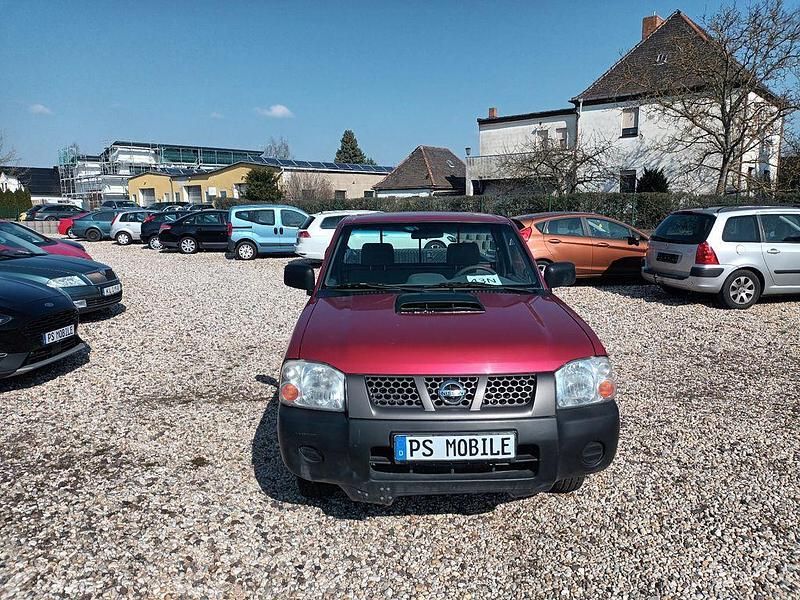 Gebraucht Nissan Navara 133 PS (97 kW) 2012 Rot Pickup