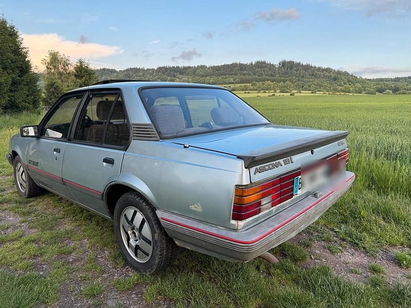 Gebraucht Opel Ascona Sport 115 PS (84 kW) 1986 Blau Limousine