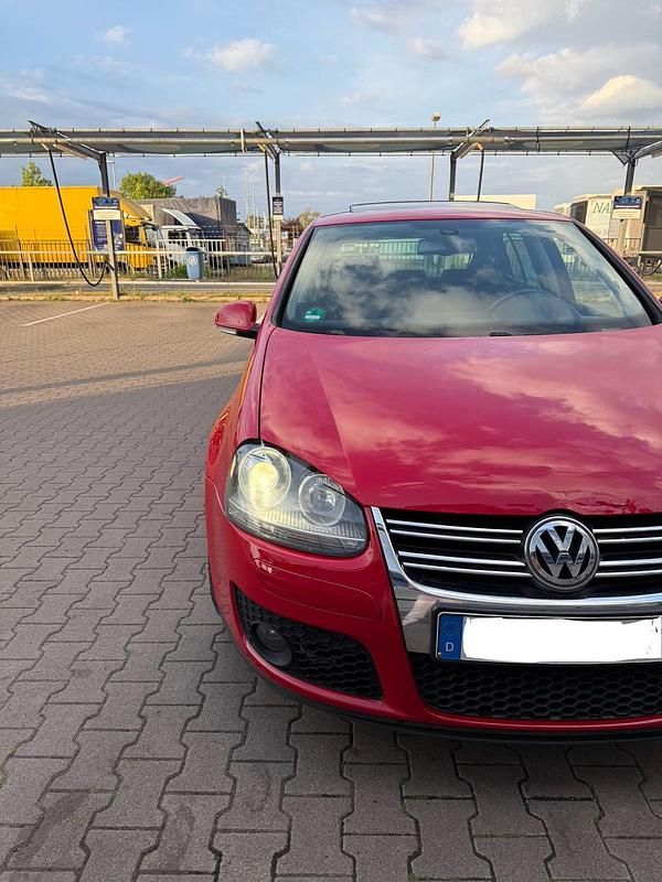 Rot Gebraucht 2008 VW Golf V GT Limousine | 3.600 € (Fairer Preis) - Bild 1/4