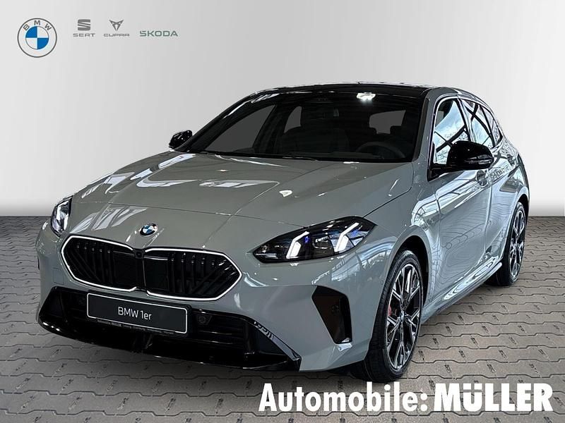 Grau Neu 2025 BMW 120 M Sport Kleinwagen | 46.600 € (Teuer) - Bild 1/4