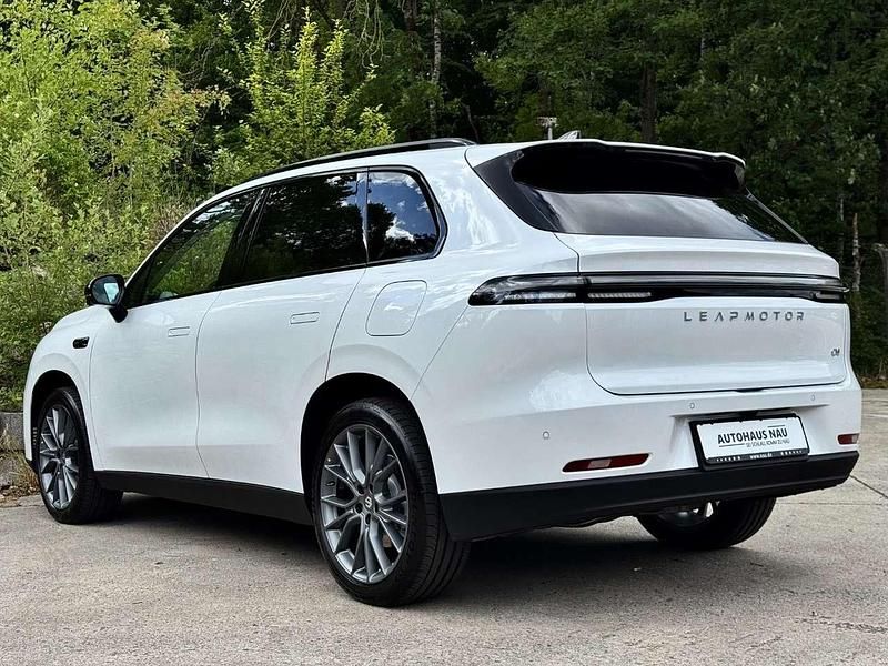 Neu Leapmotor C10 215 PS (158 kW) 2025 Pearly white SUV