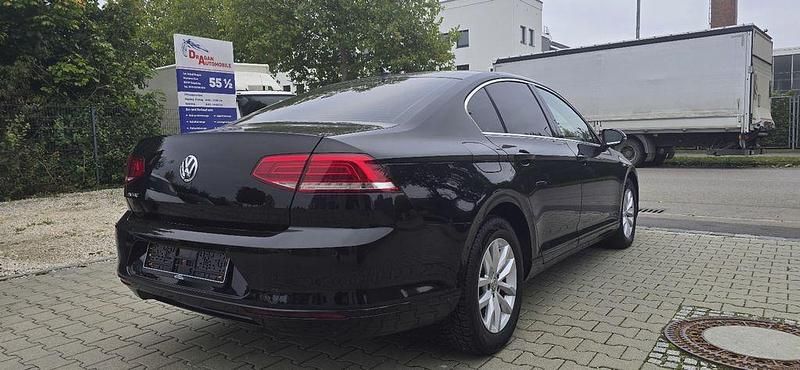 Gebraucht VW Passat Comfortline 120 PS (88 kW) 2018 Schwarz Limousine