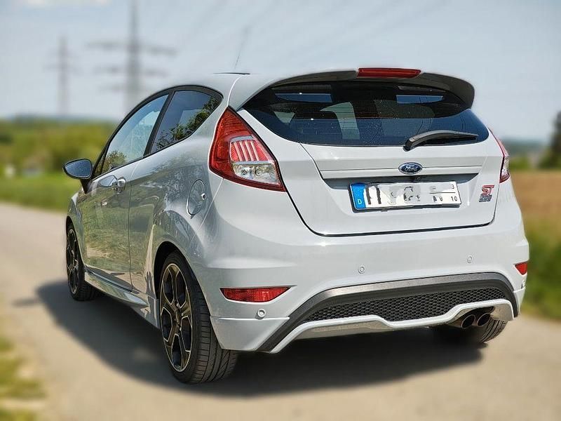 Gebraucht Ford Fiesta ST200 200 PS (147 kW) 2017 Grau Kleinwagen