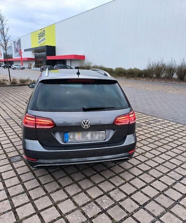 Gebraucht VW Golf VII Comfortline 110 PS (80 kW) 2017 Grau Kombi
