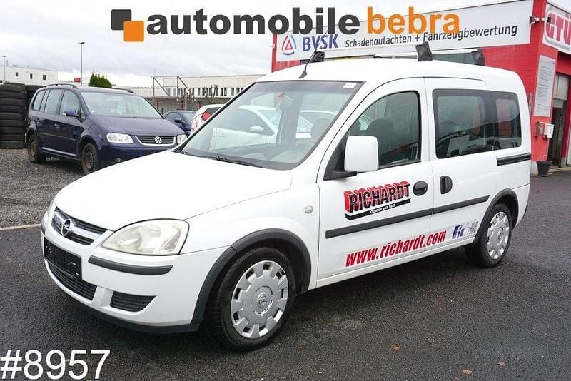Weiã Gebraucht 2009 Opel Combo Van / Kleinbus | 1.990 € (Guter Preis) - Bild 1/4