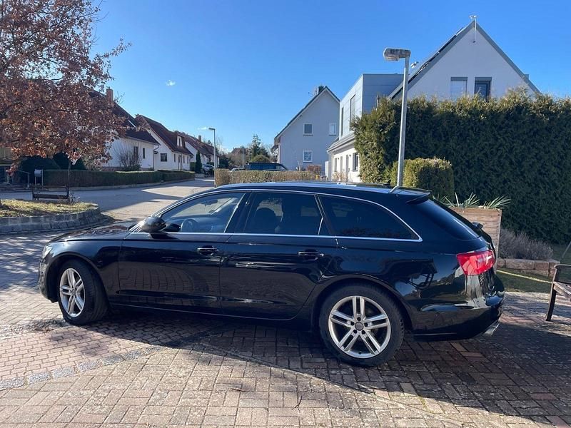 Gebraucht Audi A6 Ambiente 190 PS (139 kW) 2014 Schwarz Kombi