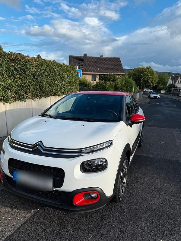 Weiß Gebraucht 2018 Citroën C3 PureTech Kleinwagen | 5.999 € (Superpreis) - Bild 1/4