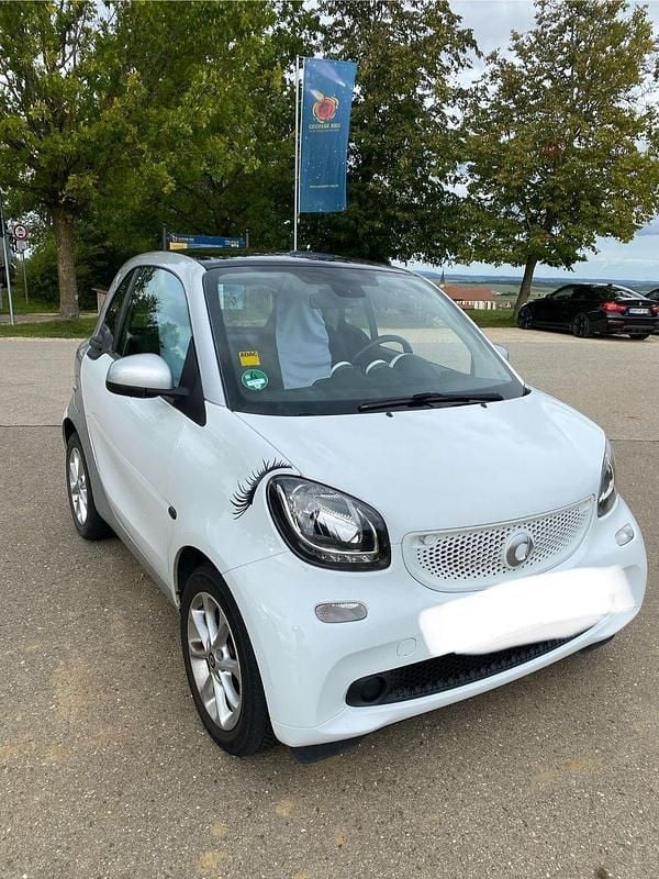 Weiß Gebraucht 2015 Smart ForTwo Coupé Edition #1 Coupé | 5.500 € (Superpreis) - Bild 1/4
