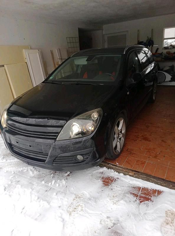 Schwarz Gebraucht 2005 Opel Astra Kombi | 1.000 € (Superpreis) - Bild 1/4