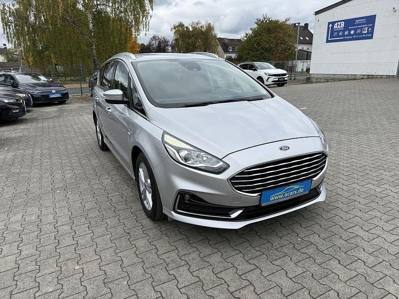 Gebraucht Ford S-MAX Titanium 150 PS (110 kW) 2021 Silber Van / Kleinbus