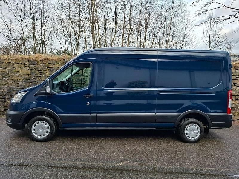 Gebraucht Ford Transit Trend 105 PS (77 kW) 2022 Blau Limousine