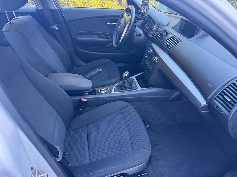 Gebraucht BMW 118 143 PS (105 kW) 2010 Silber Kleinwagen