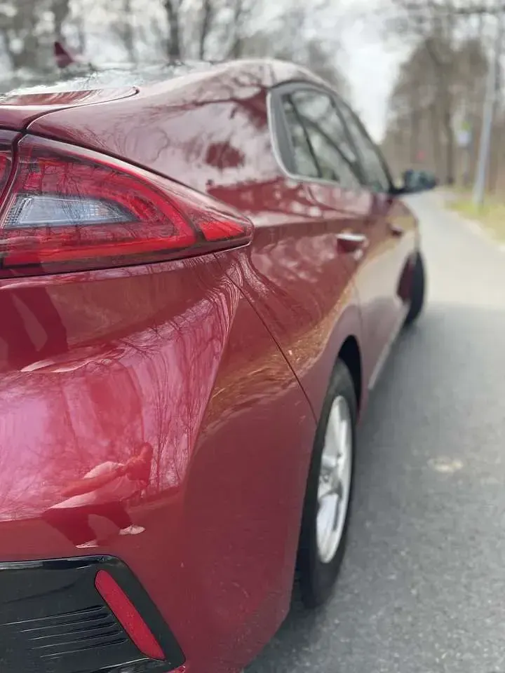 Gebraucht Hyundai Ioniq Style 141 PS (103 kW) 2018 Rot Kleinwagen