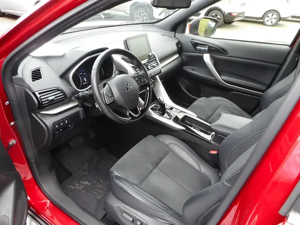 Używany Mitsubishi Eclipse Cross Plus 98 KM (72 kW) 2022 Czerwony SUV