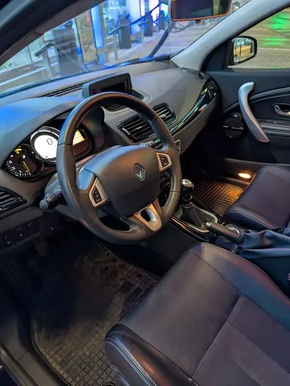Gebraucht Renault Mégane III Bose Edition 131 PS (96 kW) 2011 Schwarz Limousine