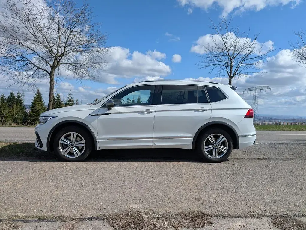 Gebraucht VW Tiguan Allspace R-line 190 PS (139 kW) 2023 Weiß SUV