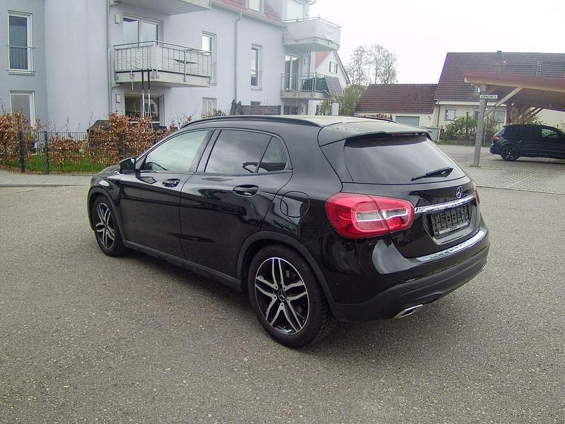 Gebraucht Mercedes GLA200 156 PS (114 kW) 2014 Schwarz SUV