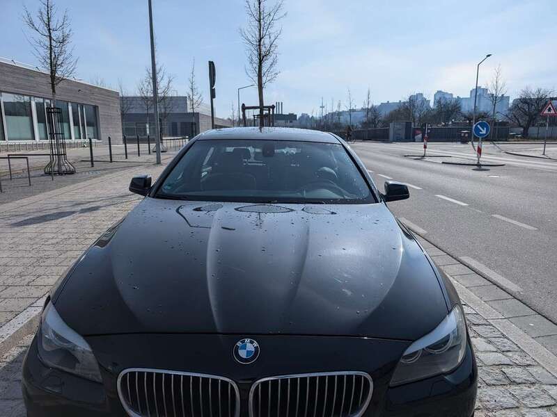 Schwarz Gebraucht 2011 BMW 520 Limousine | 8.900 € (Fairer Preis) - Bild 1/4