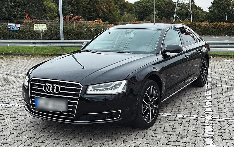 Schwarz Gebraucht 2015 Audi A8 Limousine | 17.999 € - Bild 1/4