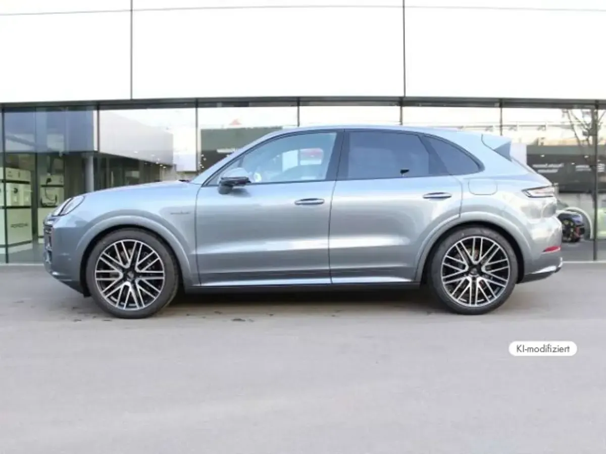 Neu Porsche Cayenne Turbo E-Hybrid 740 PS (544 kW) 2026 Grau SUV