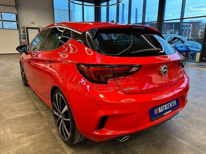 Gebraucht Opel Astra Dynamic 200 PS (147 kW) 2018 Rot Limousine